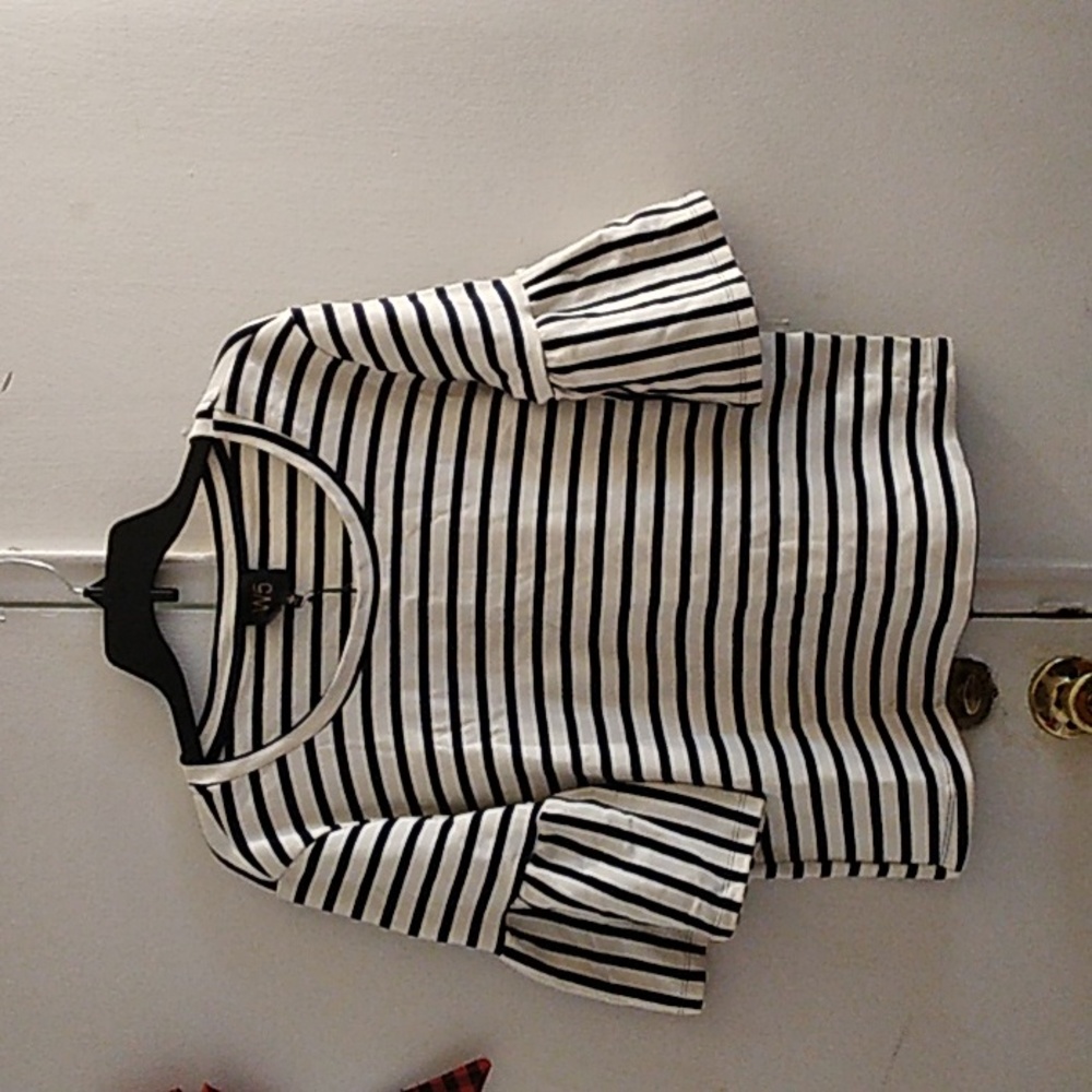 Knit Top with wide sleeves - Picture 2 of 4
